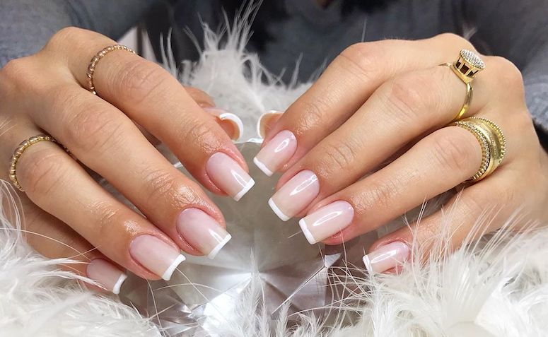 Unhas francesinhas: 60 inspirações desta clássica nail art Unhas francesinhas: 60 inspirações desta clássica nail art