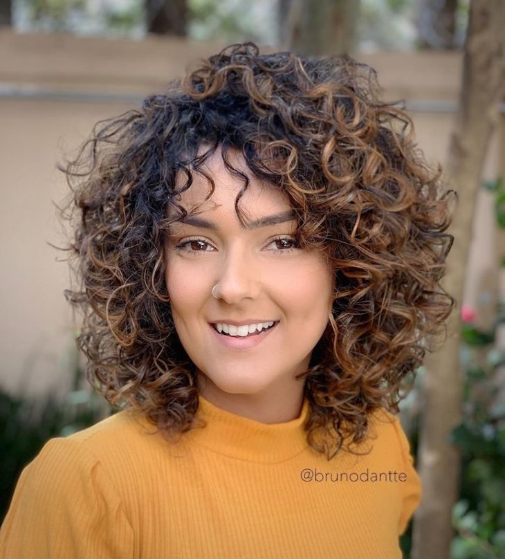 Cabelo curto cacheado 84