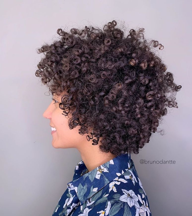 Cabelo curto cacheado: inspire-se em 60 imagens desse charmoso corte