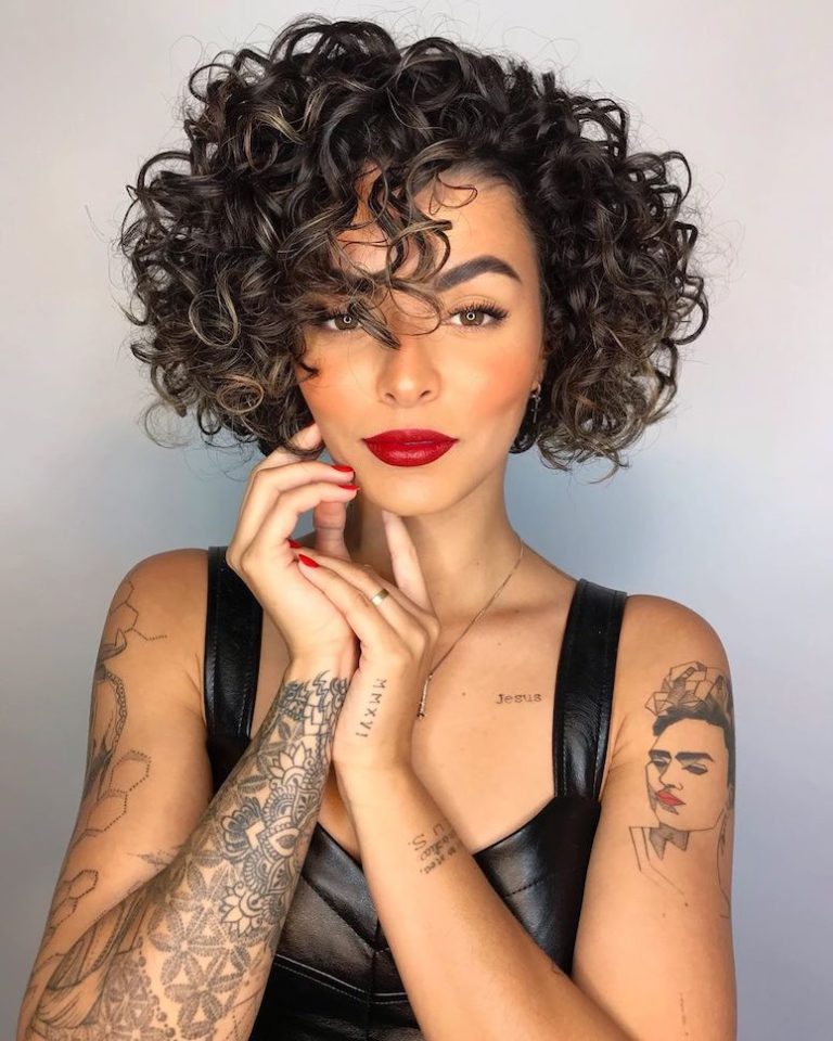 Cabelo curto cacheado: inspire-se em 60 imagens desse charmoso corte