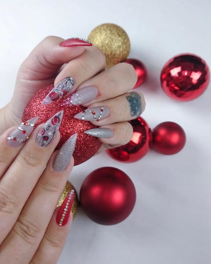 Unhas para Natal: 90 ideias para complementar os looks de final de ano Unhas para Natal: 90 ideias para complementar os looks de final de ano