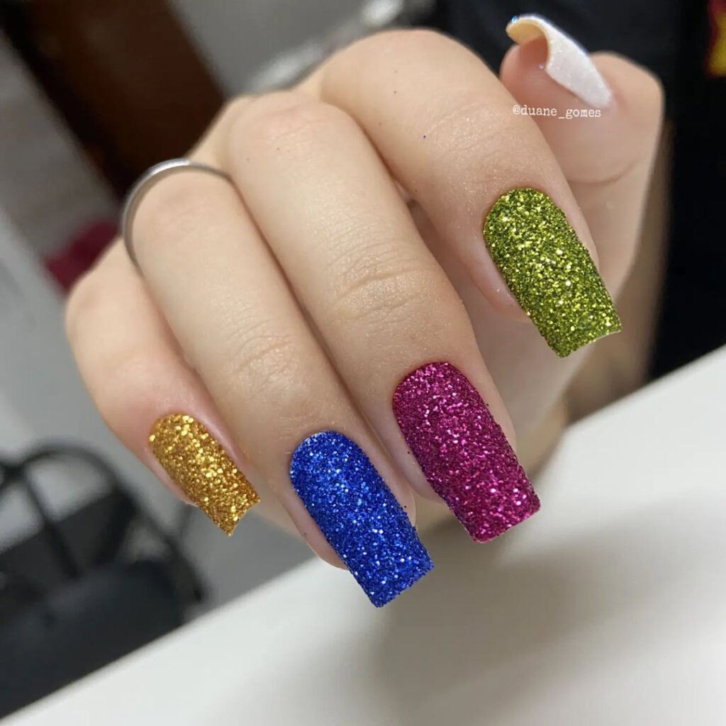 Unhas para Carnaval 2025: 90 ideias para brilhar na avenida