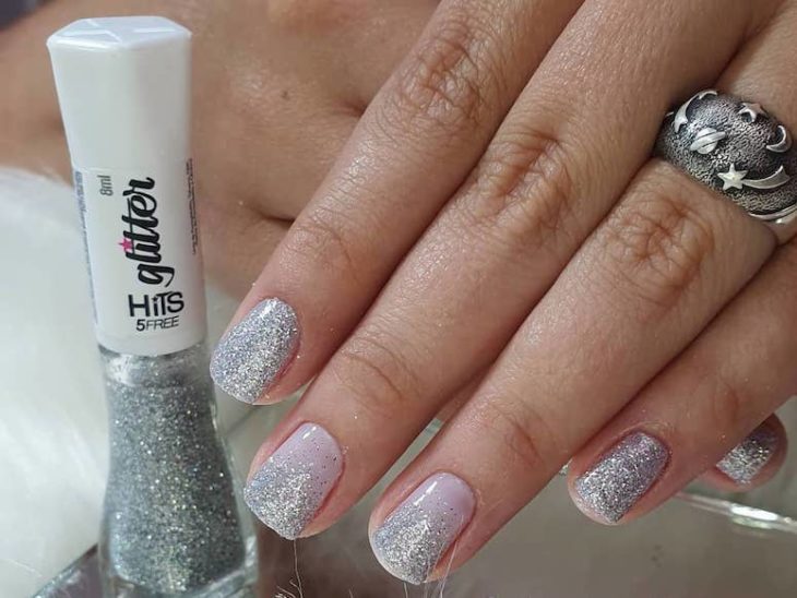 unhas com glitter 65