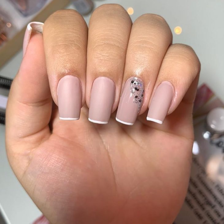 unhas de gel nude