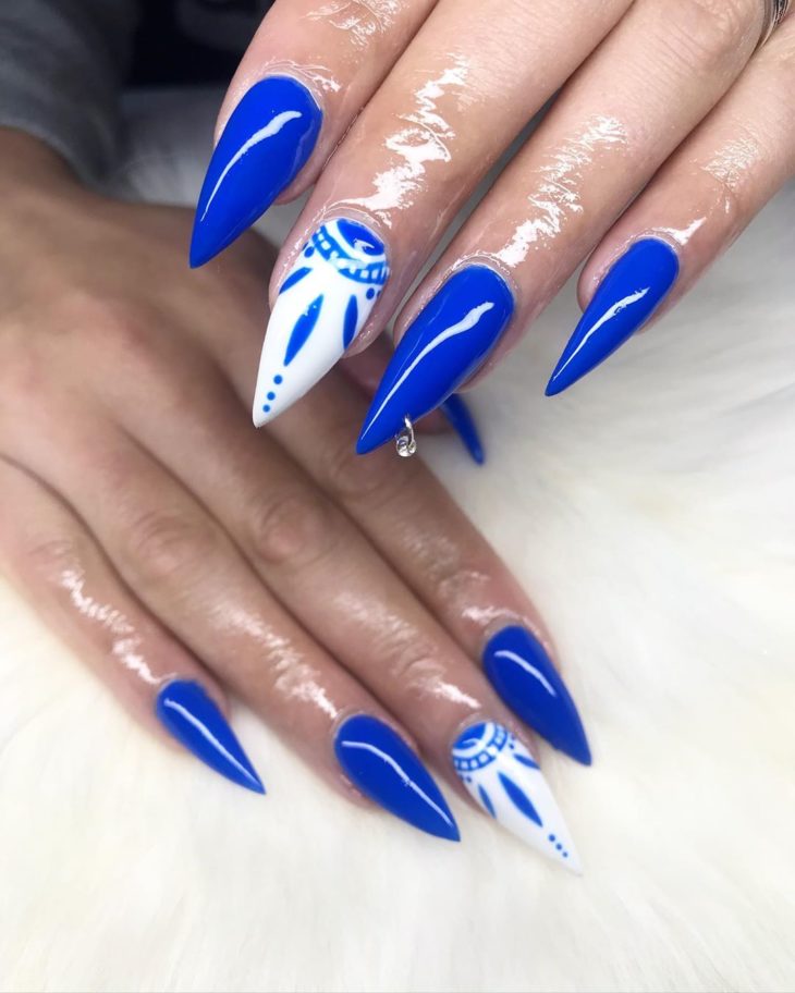 unhas de gel azul