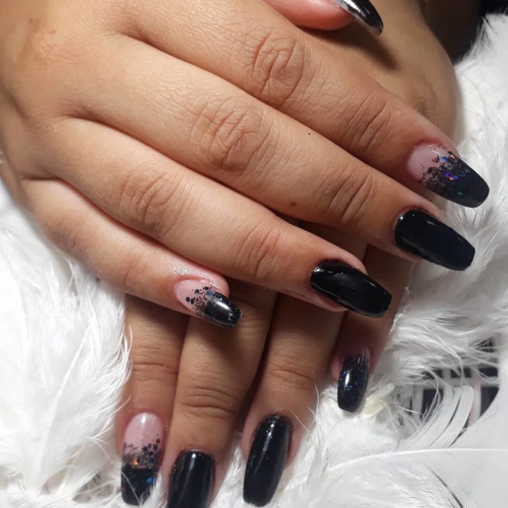 unhas de gel pretas