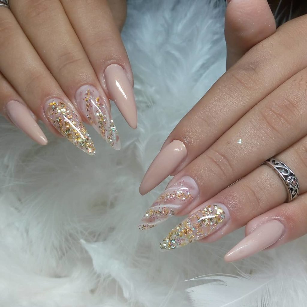 unhas de gel com brilho