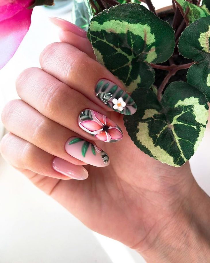 unhas decoradas com flores 112