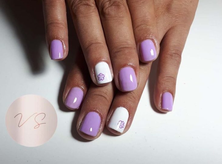 unhas decoradas com flores 128