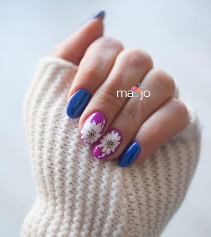 unhas decoradas com flores 130