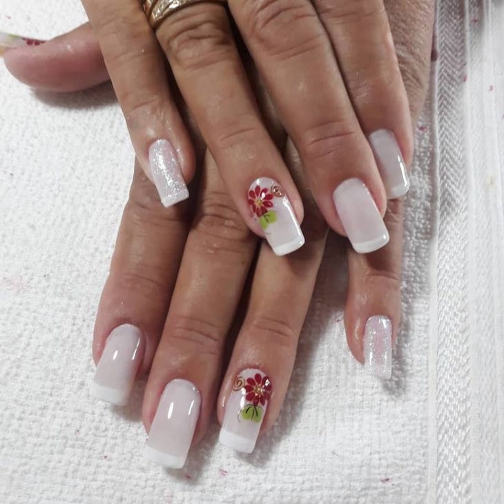 unhas decoradas com flores 144