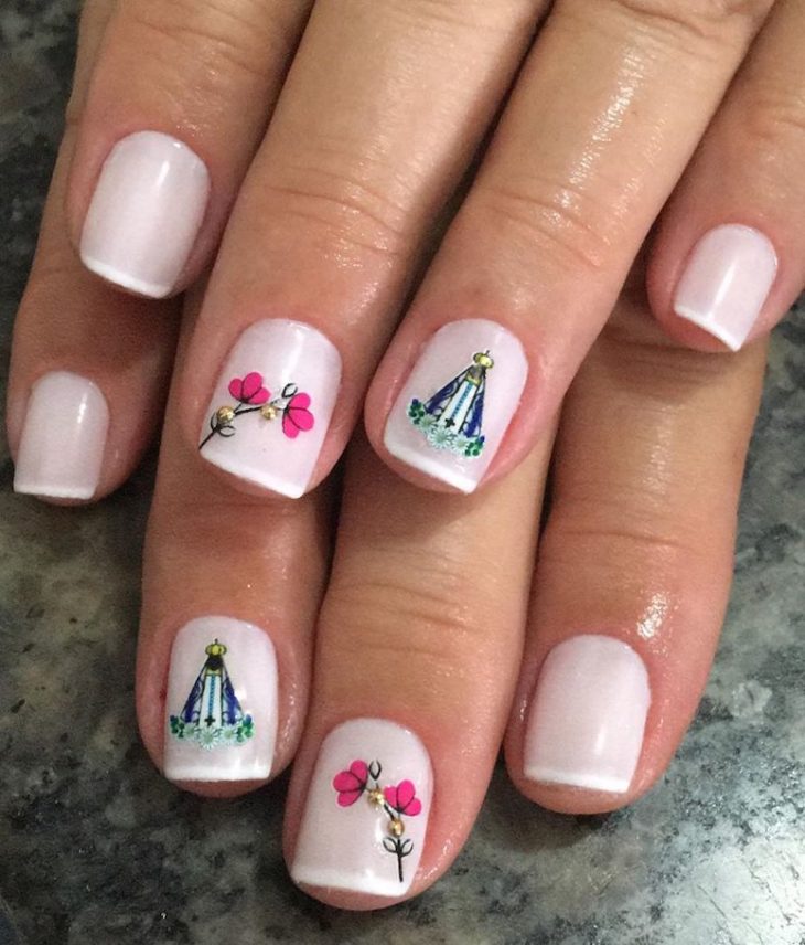 unhas decoradas com flores 153