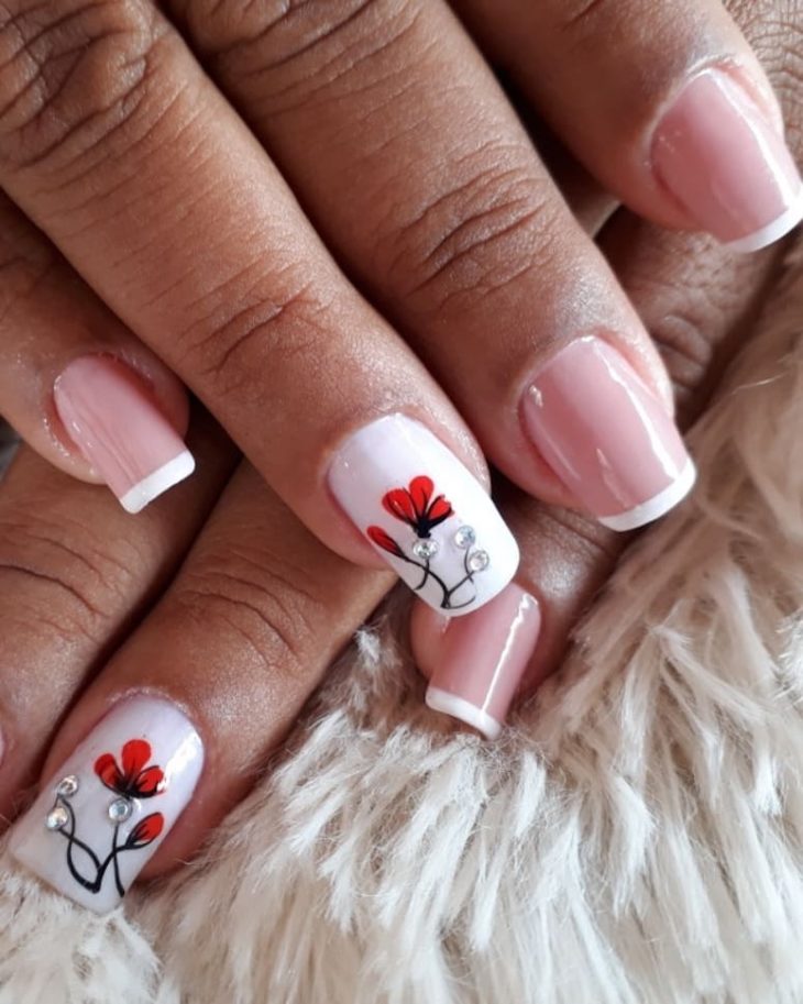 unhas decoradas com flores 158