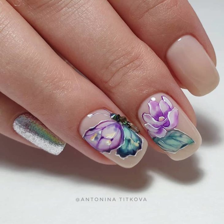 unhas decoradas com flores 171