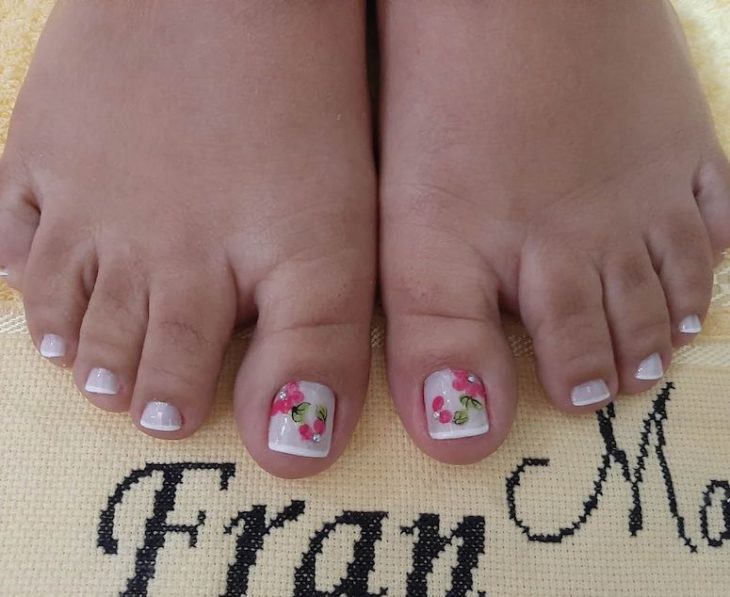 unhas decoradas com flores 164