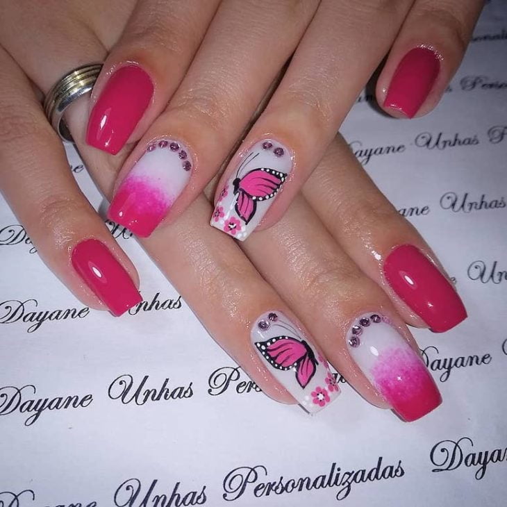 unhas decoradas com flores 189