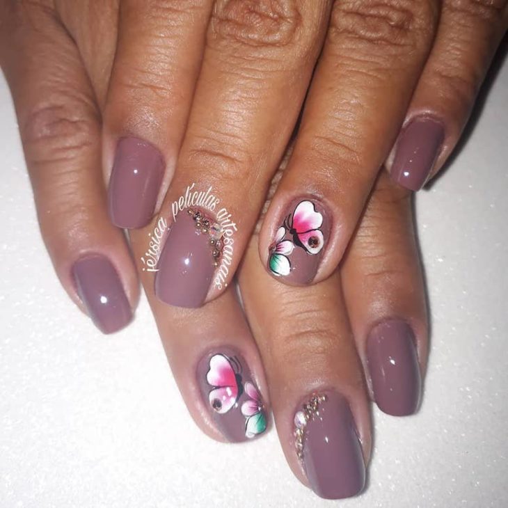 unhas decoradas com flores 196