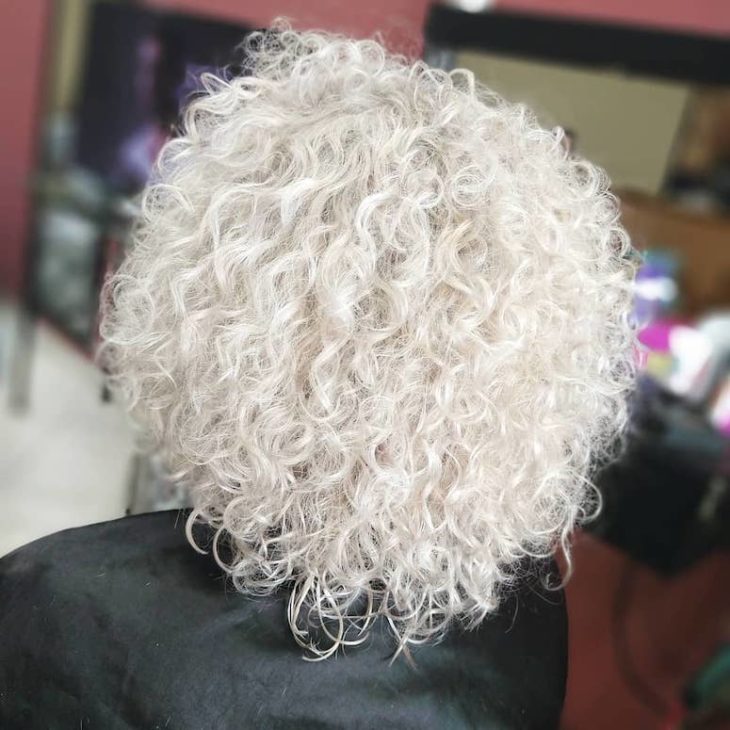 cabelo curto platinado 15