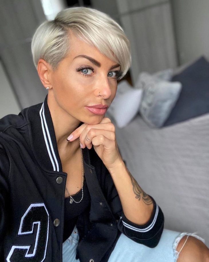 cabelo curto platinado 48