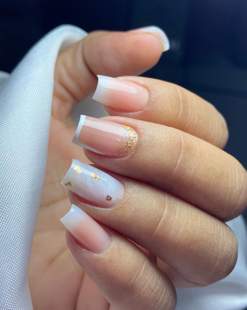 unhas de gel delicadas