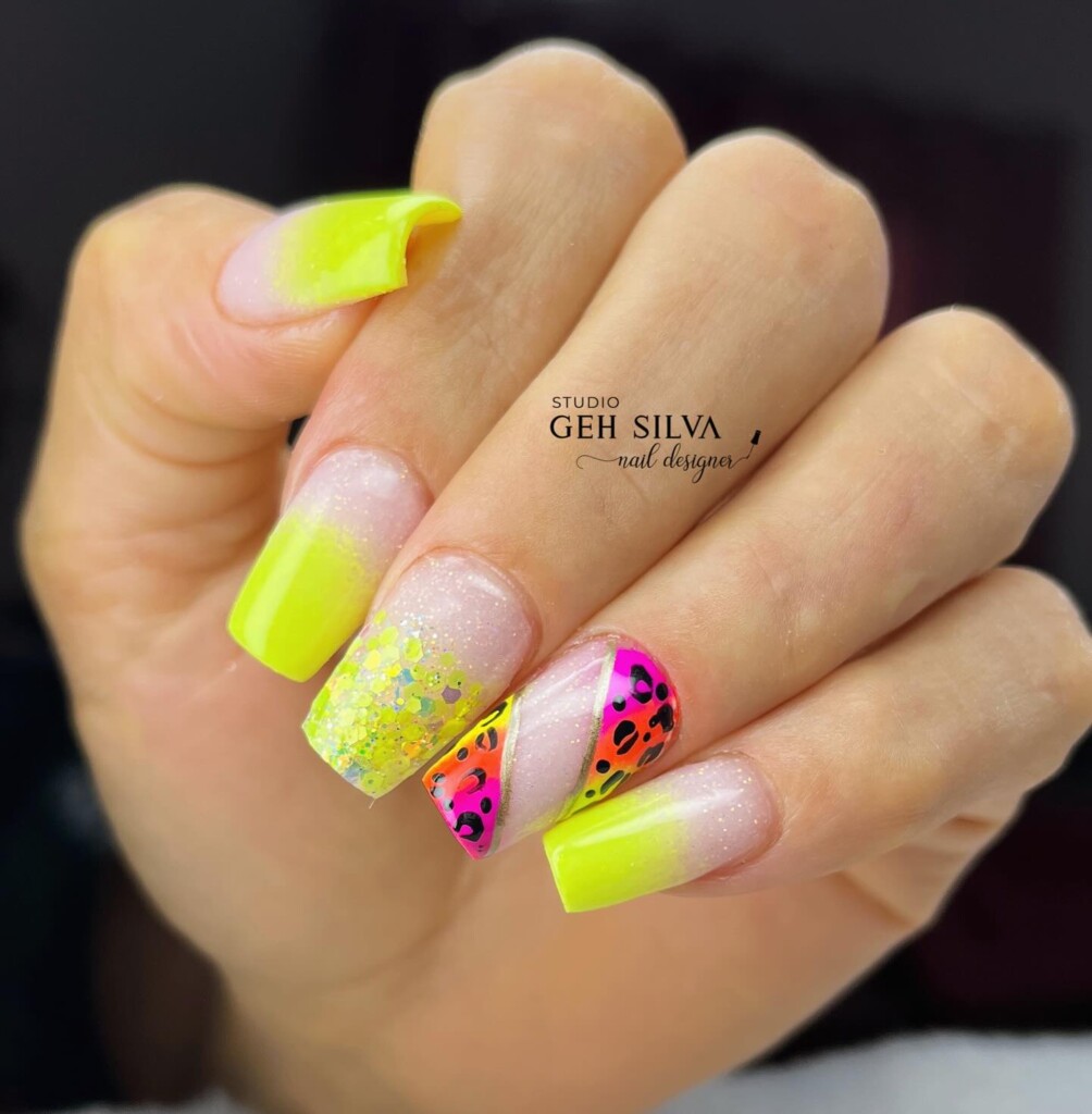 unhas de gel coloridas