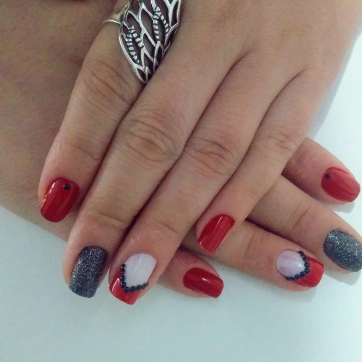 Unhas decoradas vermelhas 53