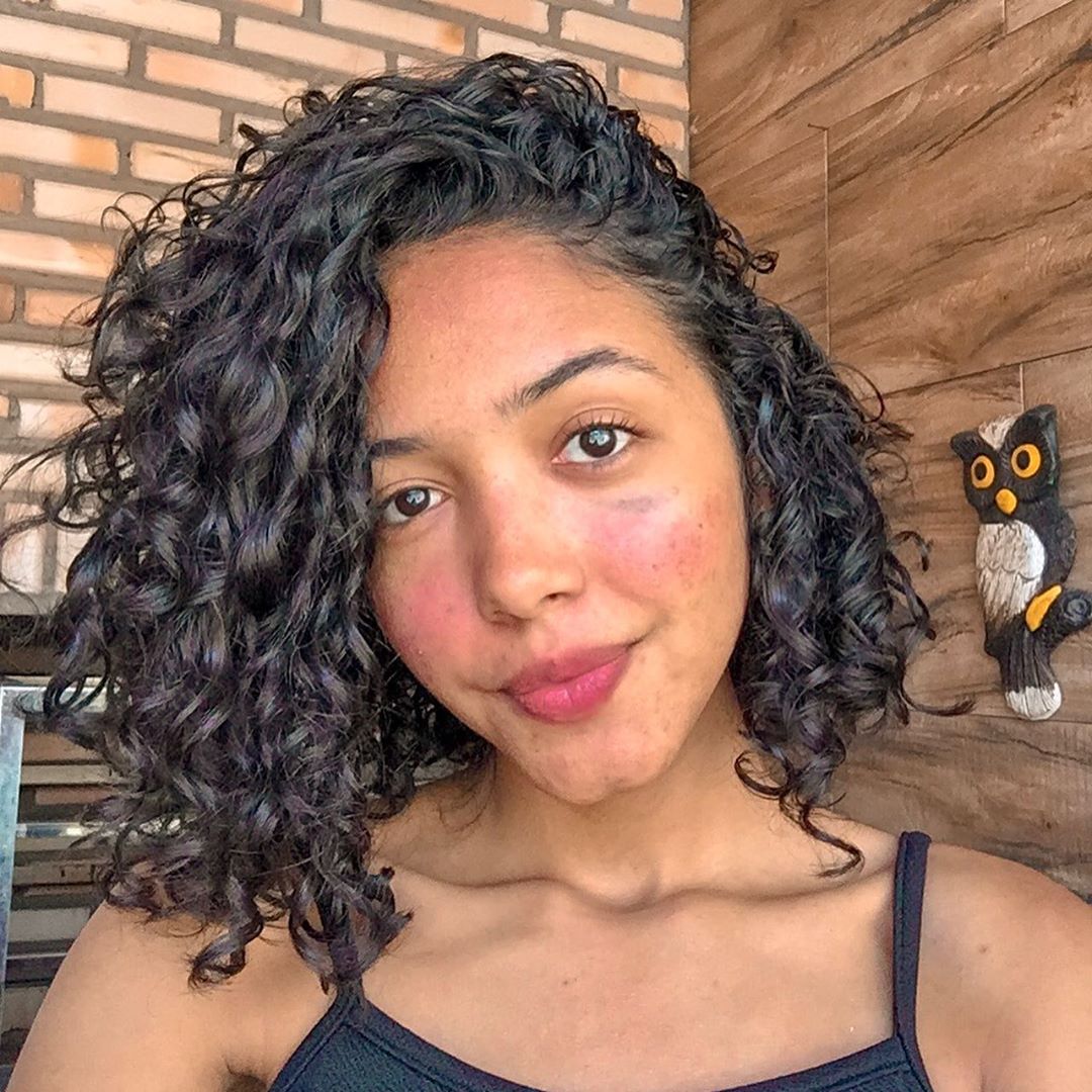 Long bob cacheado: o guia definitivo para aderir ao estilo e arrasar
