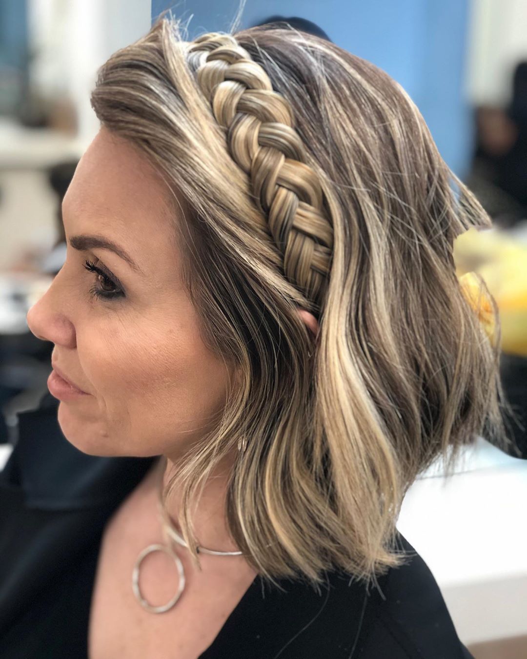 Tiara de trança 30 fotos + tutoriais para arrasar com o penteado