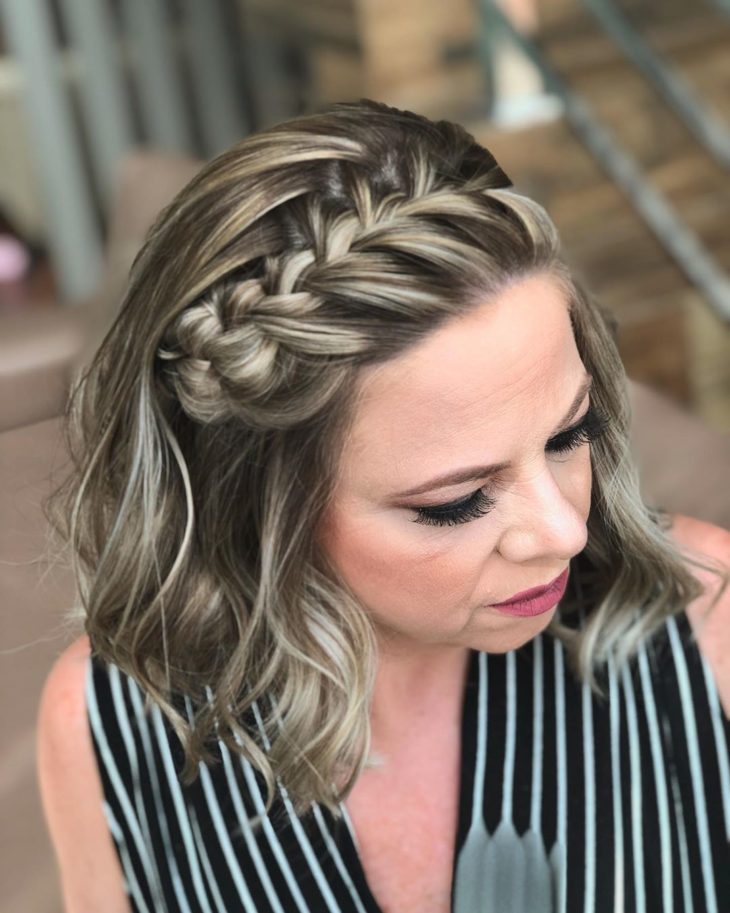 Tiara de trança: 30 fotos + tutoriais para arrasar com o penteado