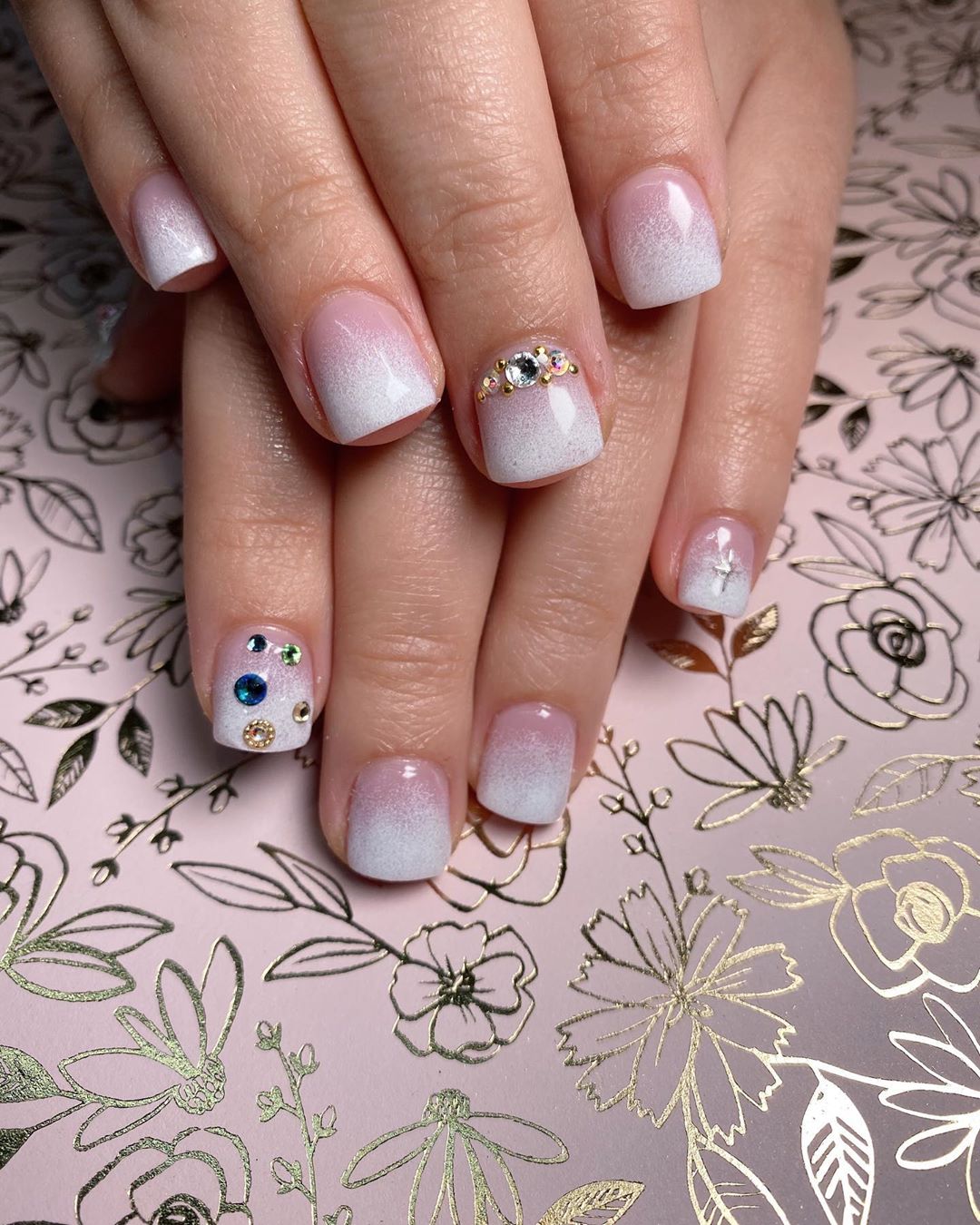 unhas delicadas 82