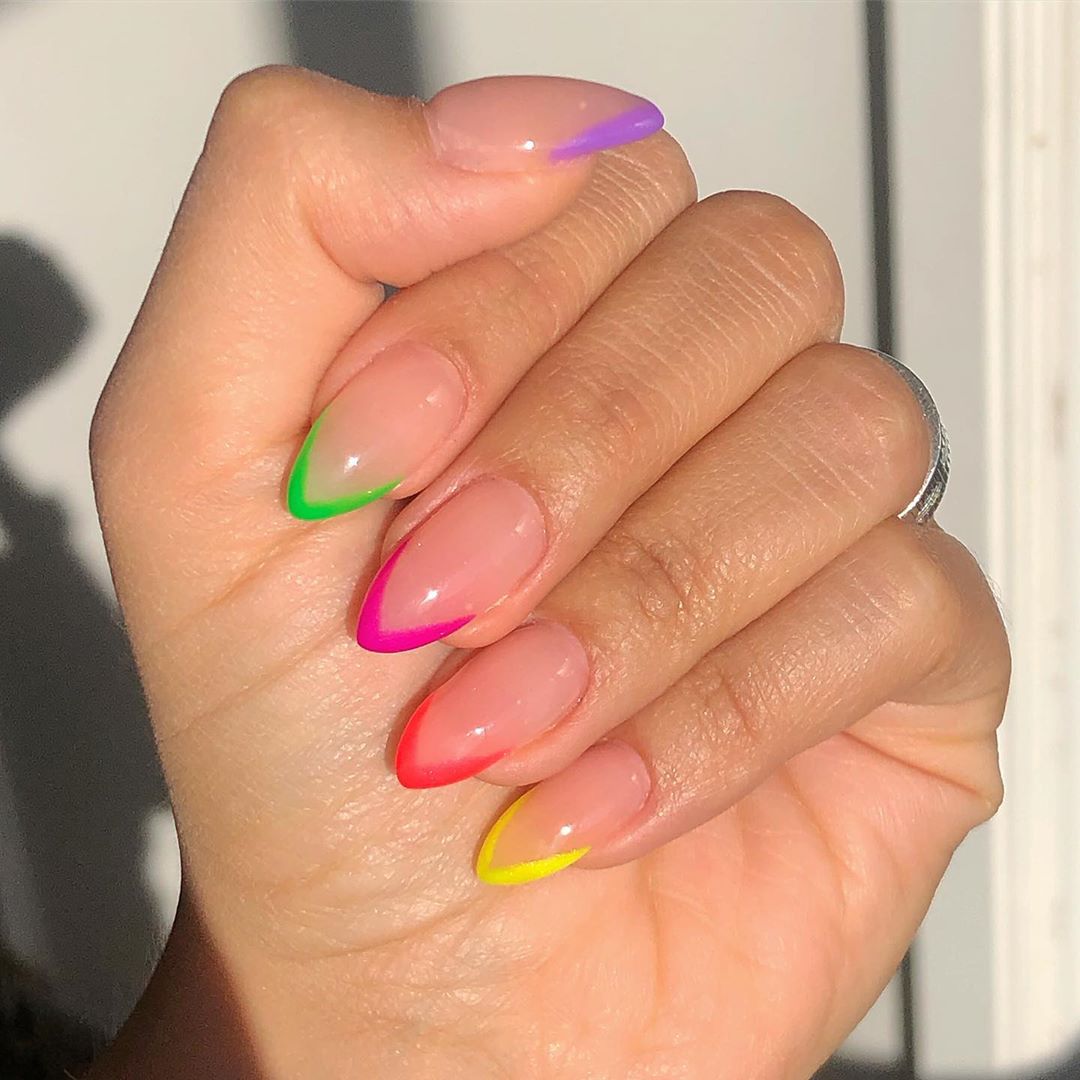 Unhas Decoradas Neon 2024: Laranja, Pink, Amarelo, Verde, Roxo e mais!