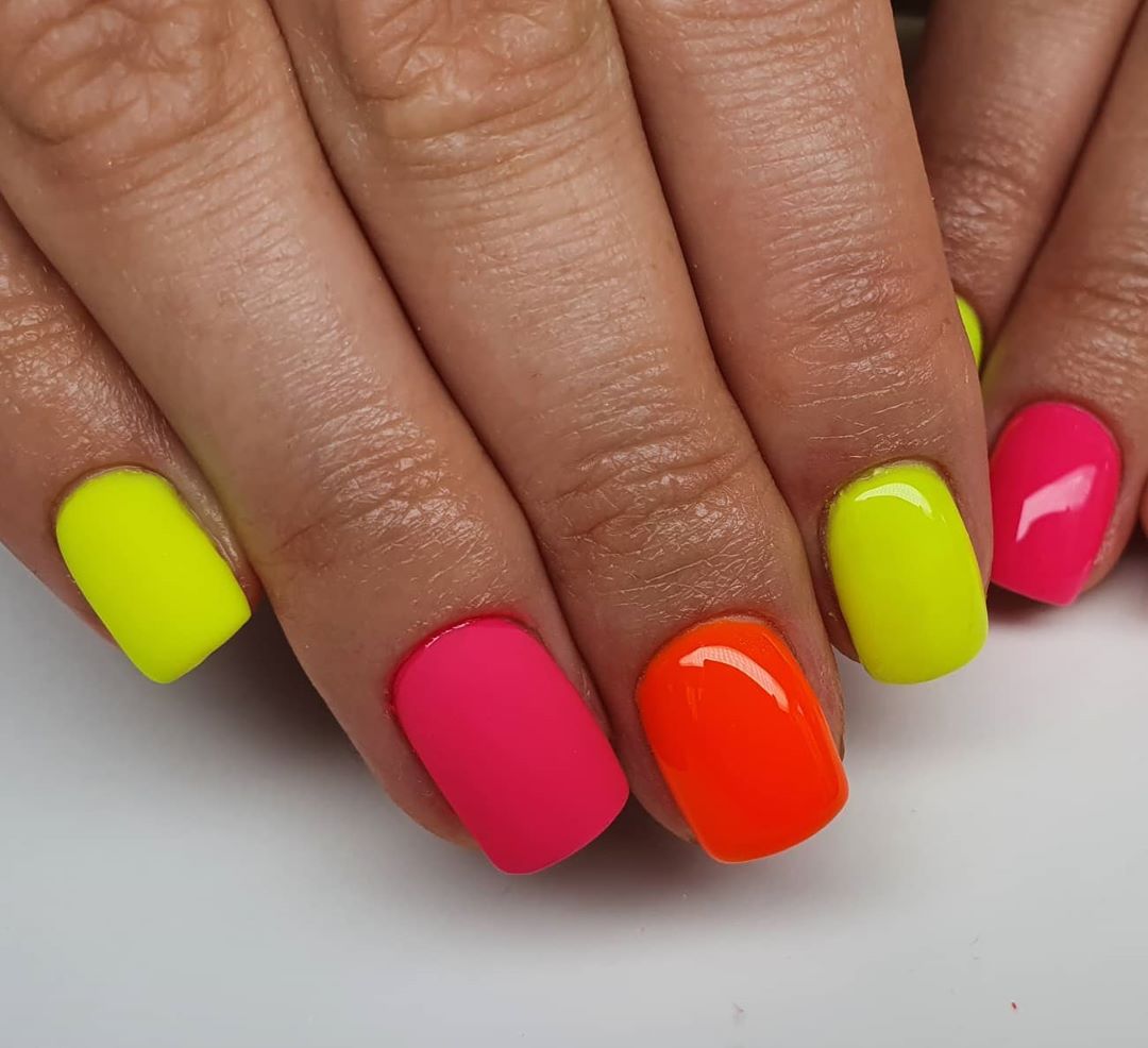 unhas neon 92