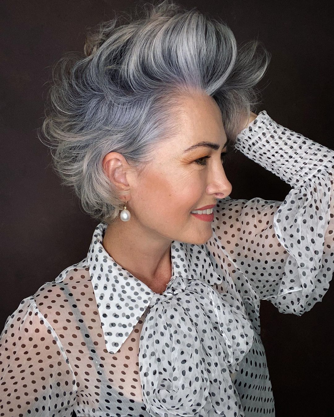 Cabelo grisalho: dicas, cuidados e 30 fotos inspiradoras