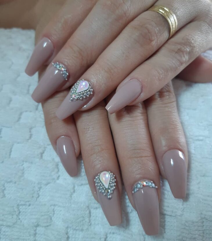 unhas decoradas nude 72