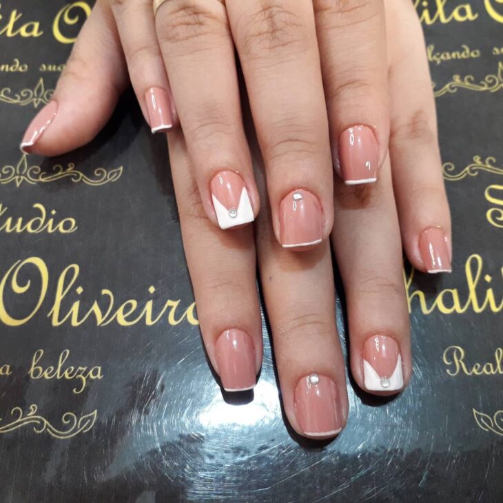 unhas decoradas nude 97