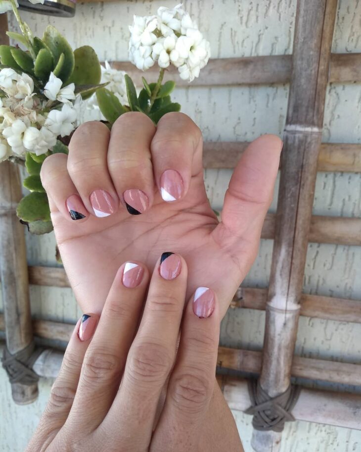 unhas decoradas nude 110