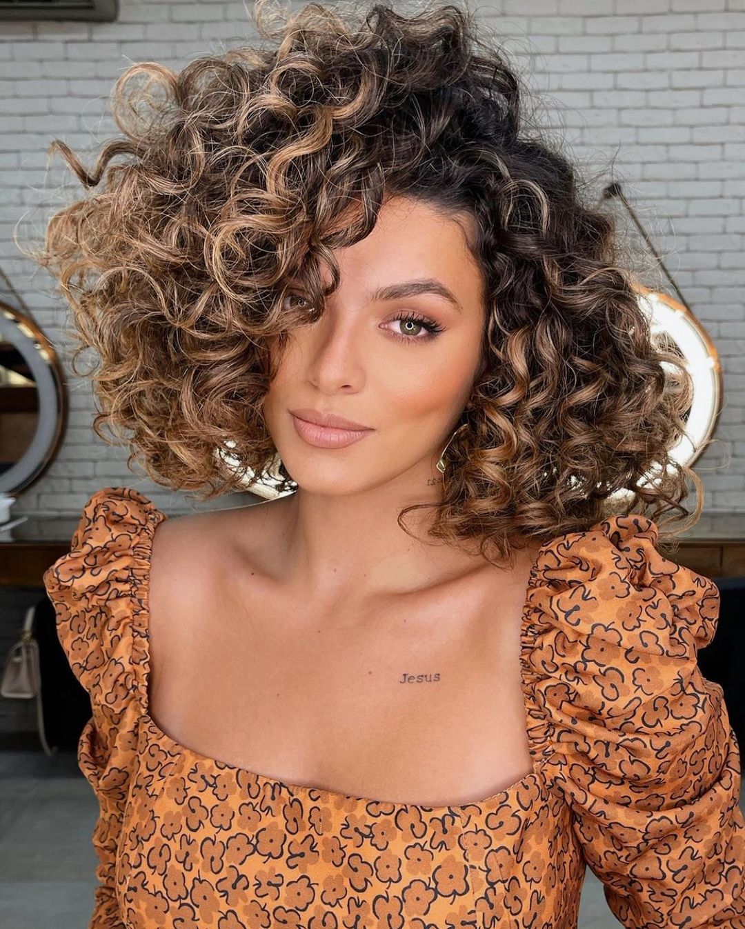 How To Get Dark Brown Hair With Caramel Highlights