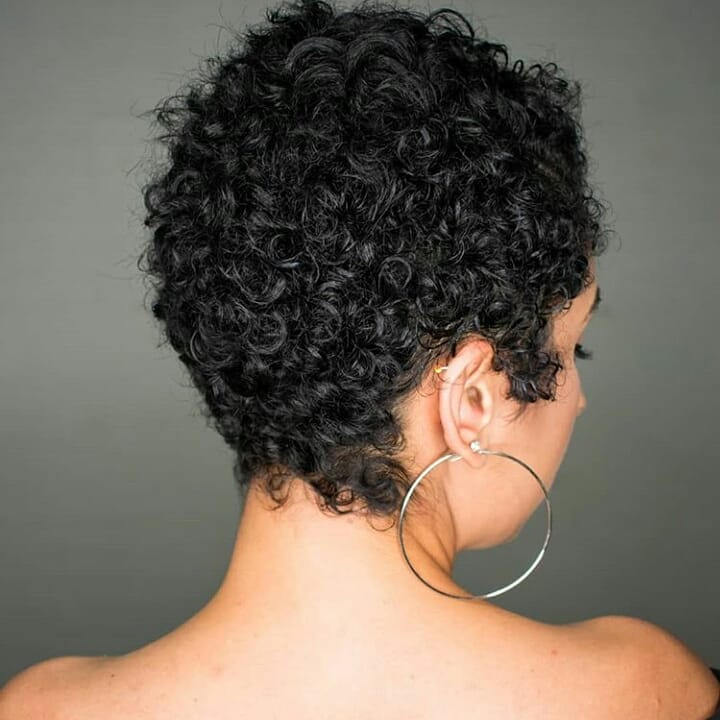 pixie cut cacheado 80