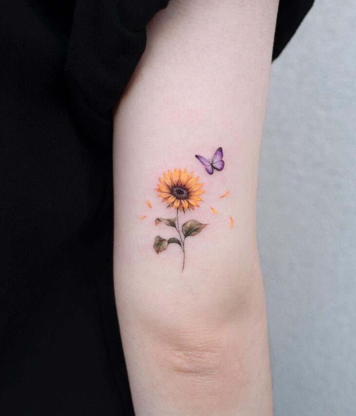 Tatuagem de flor pequena 96