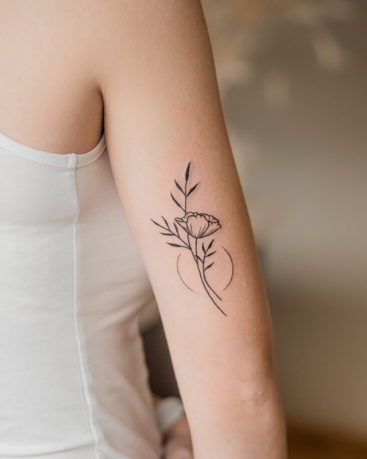 Tatuagem de flor pequena 101