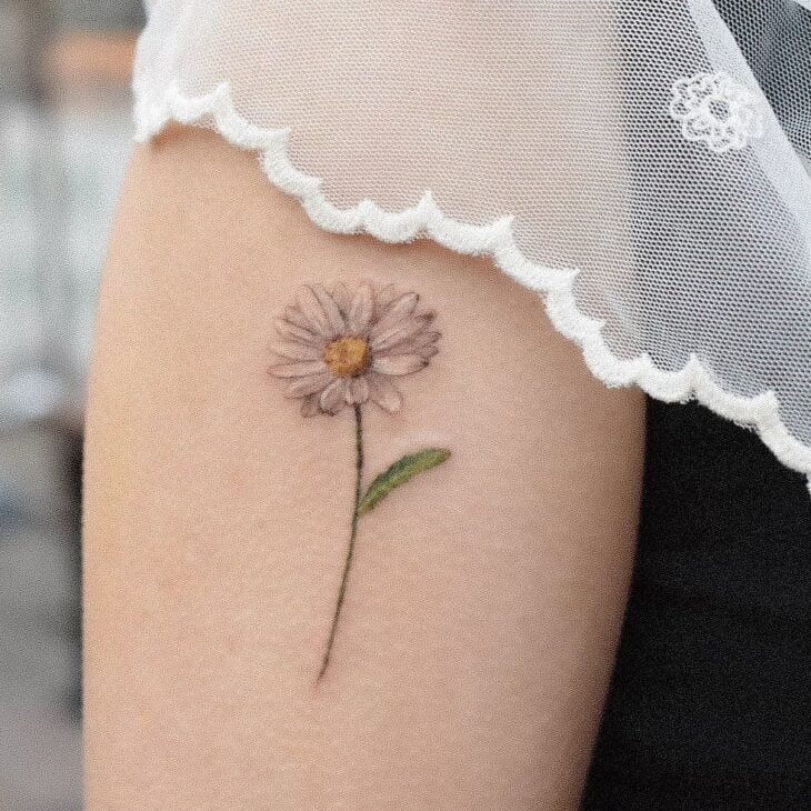 Tatuagem de flor pequena 104