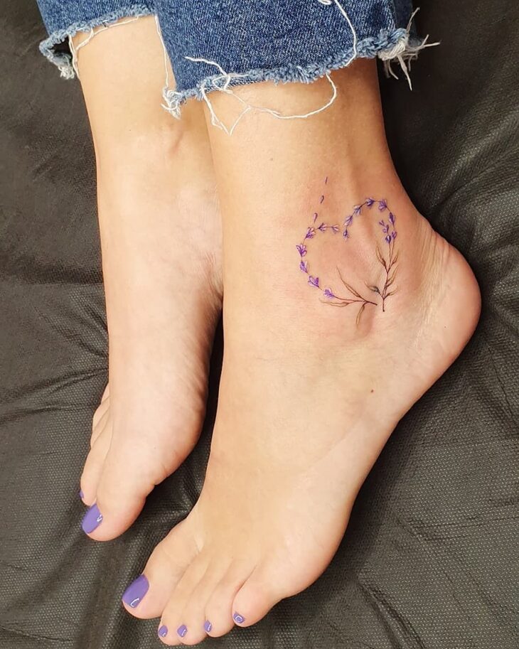 Tatuagem de flor pequena 109