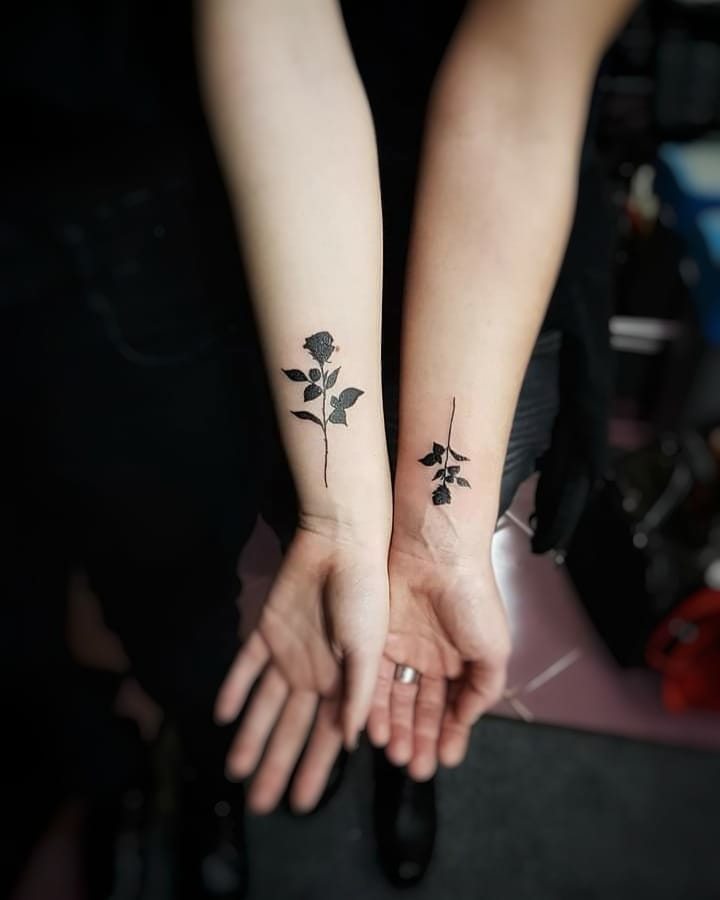 Tatuagem de flor pequena 123