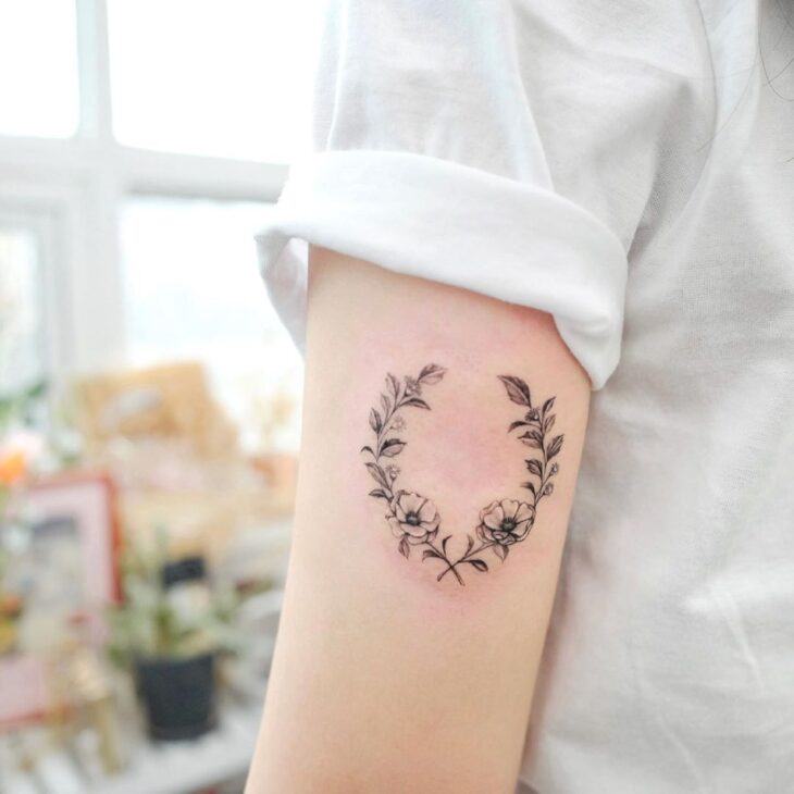 Tatuagem de flor pequena 59