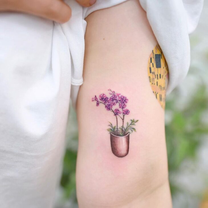 Tatuagem de flor pequena 63