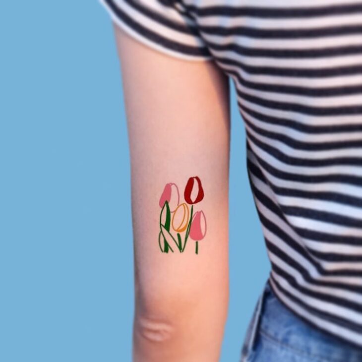 Tatuagem de flor pequena 65