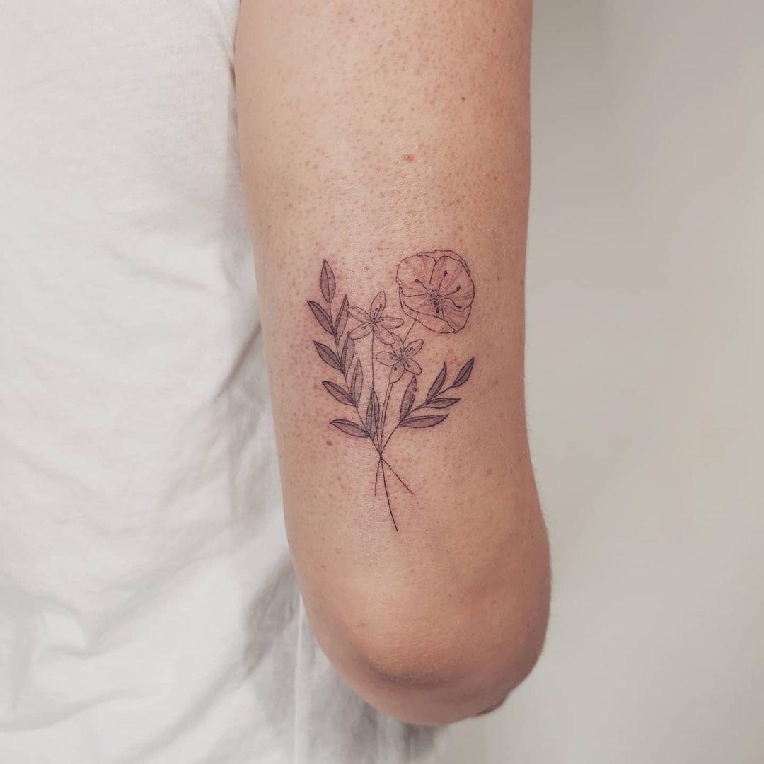 Tatuagem de flor pequena: 70 ideias superdelicadas e criativas