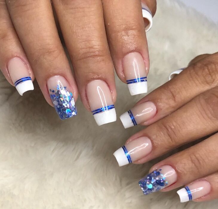 unhas decoradas azul 90