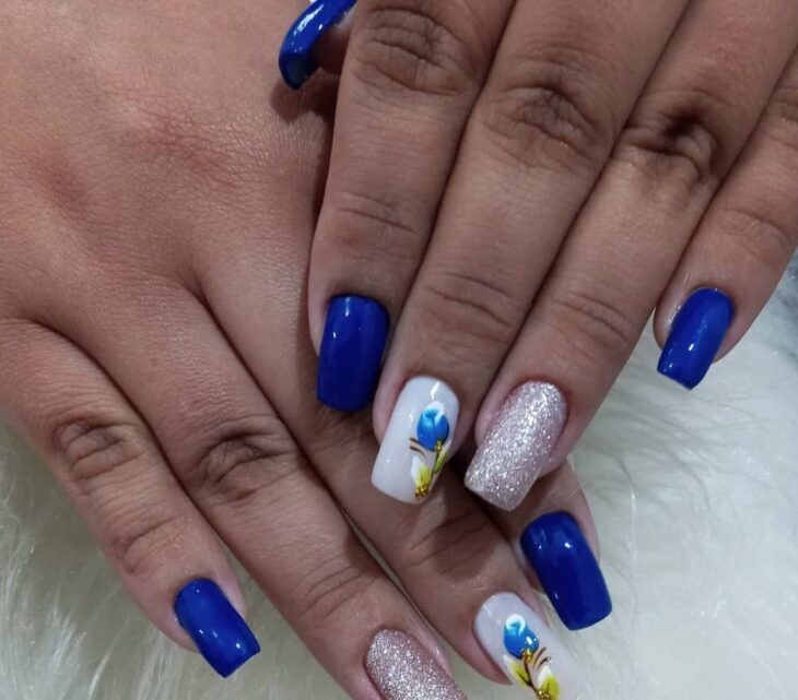 unhas decoradas azul 91