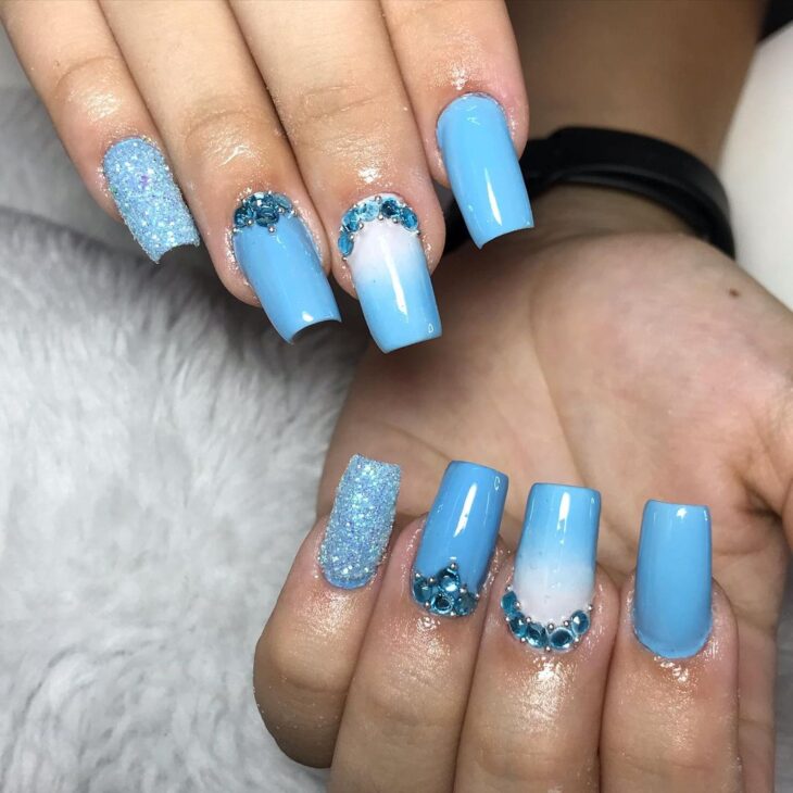 unhas decoradas azul 110